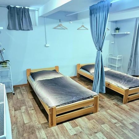 Simple Apartment Near Hockey & Football Arena Братислава Экстерьер фото